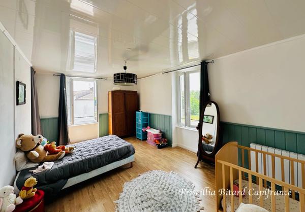 Maison de village de 141 m² avec dépendance et jardin. Beau potentiel