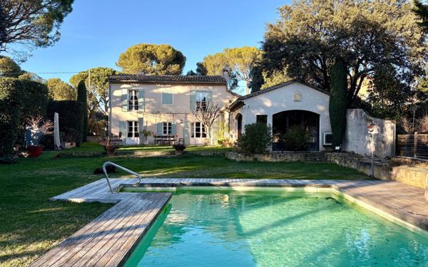 Maison à vendre    7 pièces • 210,35 m2 Villeneuve-lès-Avignon