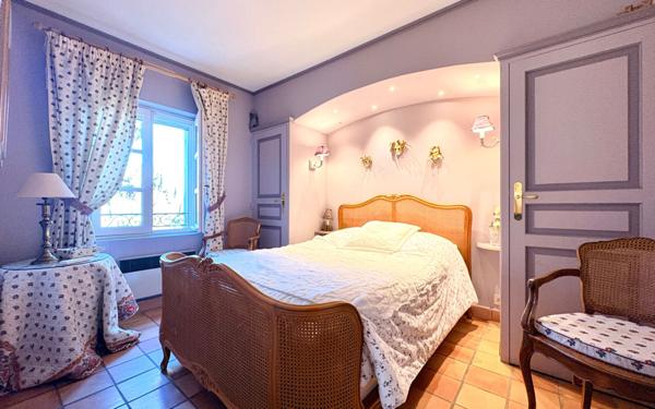 Maison à vendre    7 pièces • 210,35 m2 Villeneuve-lès-Avignon