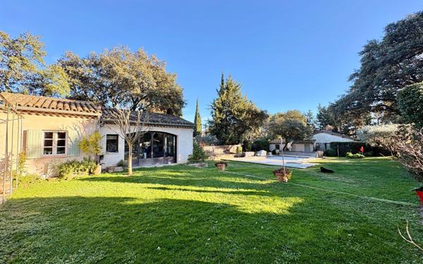 Maison à vendre    7 pièces • 210,35 m2 Villeneuve-lès-Avignon