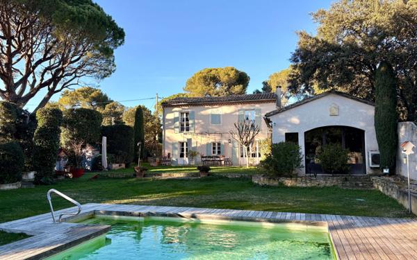 Maison à vendre    7 pièces • 210,35 m2 Villeneuve-lès-Avignon