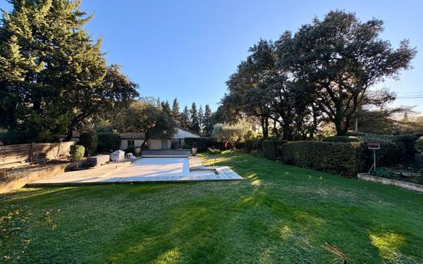 Maison à vendre    7 pièces • 210,35 m2 Villeneuve-lès-Avignon