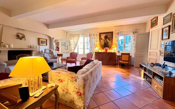 Maison à vendre    7 pièces • 210,35 m2 Villeneuve-lès-Avignon