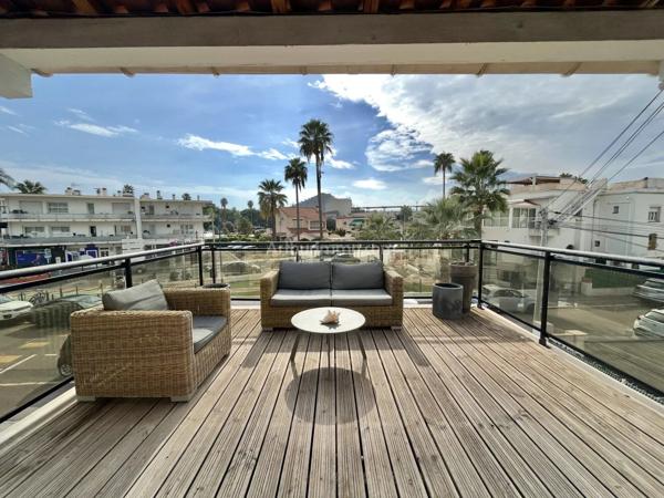 Vente                                                      Appartement
                        
                     4 pièces                      100 m2                     à Villeneuve-Loubet