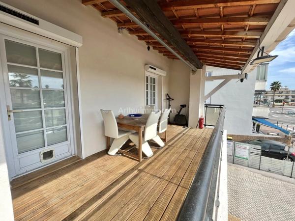 Vente                                                      Appartement
                        
                     4 pièces                      100 m2                     à Villeneuve-Loubet