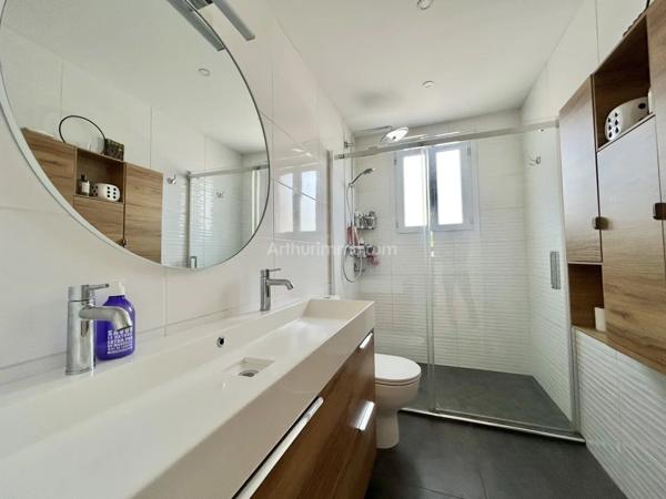 Vente                                                      Appartement
                        
                     4 pièces                      100 m2                     à Villeneuve-Loubet