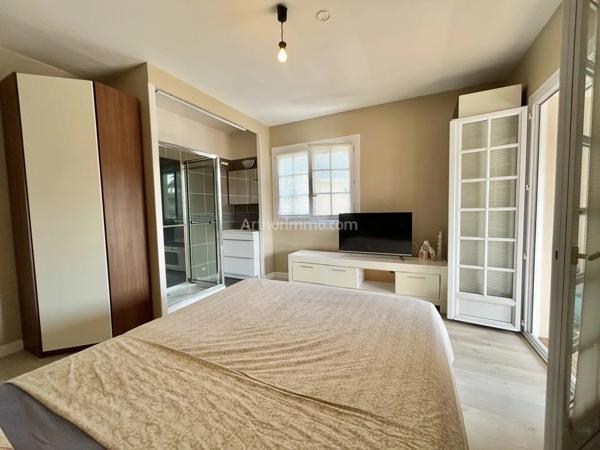 Vente                                                      Appartement
                        
                     4 pièces                      100 m2                     à Villeneuve-Loubet