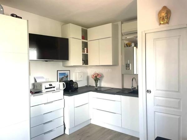 Vente                                                      Appartement
                        
                     4 pièces                      100 m2                     à Villeneuve-Loubet