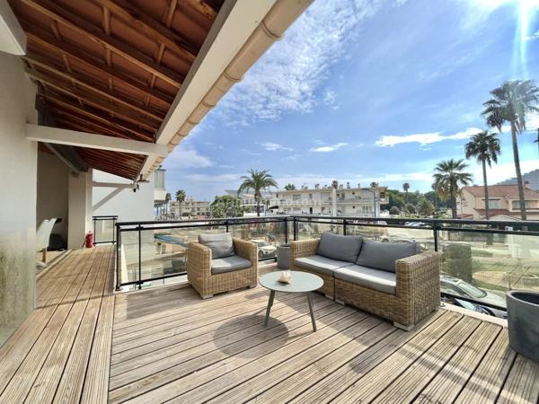 Vente                                                      Appartement
                        
                     4 pièces                      100 m2                     à Villeneuve-Loubet