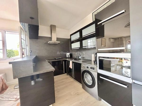 Vente                                                      Appartement
                        
                     4 pièces                      100 m2                     à Villeneuve-Loubet