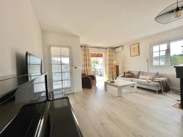 Vente                                                      Appartement
                        
                     4 pièces                      100 m2                     à Villeneuve-Loubet