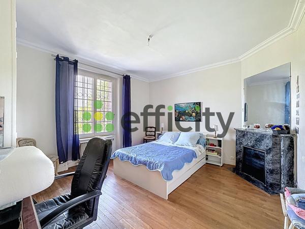 Maison 9 pièces - 214 m²