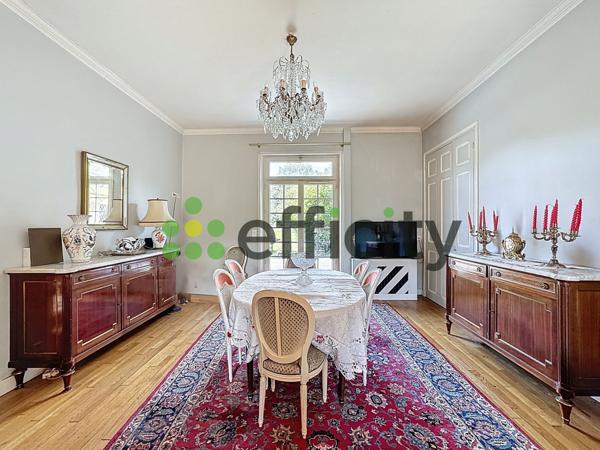 Maison 9 pièces - 214 m²