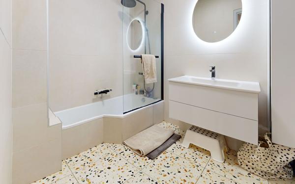 Appartement à vendre    3 pièces • 74 m2 Lyon 5