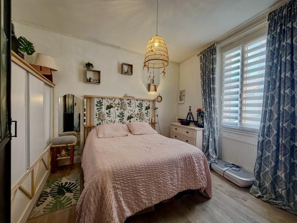 VILLENEUVE-SUR-LOT, MAISON DE VILLE AVEC JARDIN ET 4 CHAMBRES