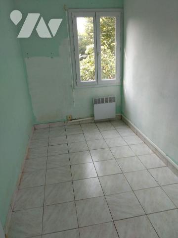  ensemble immobilier comprenant une construction en préfabriqué avec chalet à usage d'ancien ca...