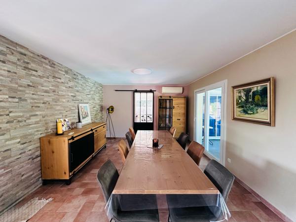 Villa 174m² – 3 chambres + dépendance – Piscine – Vue montagne