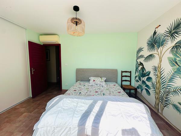 Villa 174m² – 3 chambres + dépendance – Piscine – Vue montagne