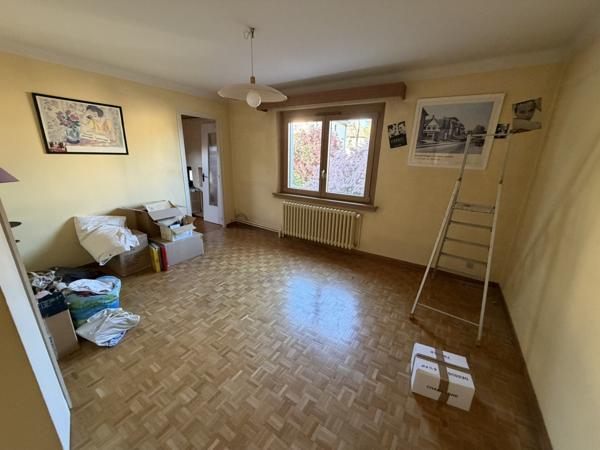 Maison
                                                                                                                                                                                                                                                                                                                        8 pièce(s)                                                                                                                                                                                                          6 chambre(s)                                                                                                                                                                                                          177  m²
