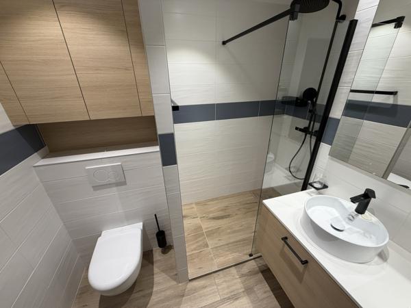 Maison
                                                                                                                                                                                                                                                                                                                        8 pièce(s)                                                                                                                                                                                                          6 chambre(s)                                                                                                                                                                                                          177  m²