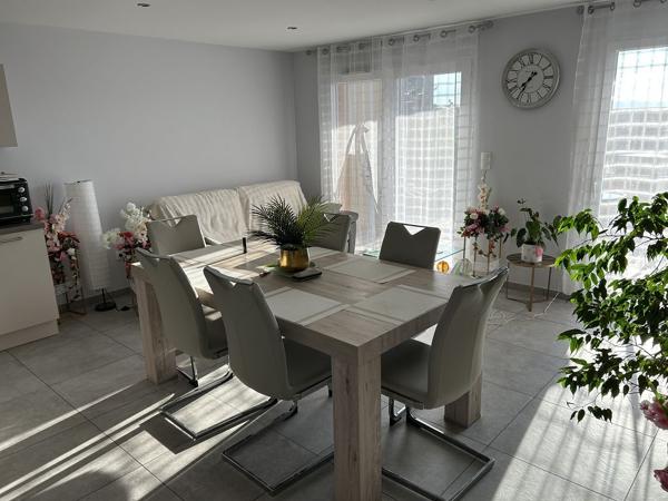 Appartement F2 - CHAZELLES SUR LYON