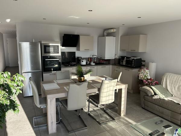 Appartement F2 - CHAZELLES SUR LYON