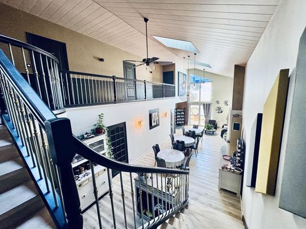 EXCLUSIVITÉ ? Propriété d'exception de 380 m² sur 2 hectares