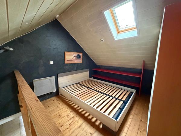 EXCLUSIVITÉ - ENTREPOT / HANGAR / BUREAUX - CARHAIX PLOUGUER (29)