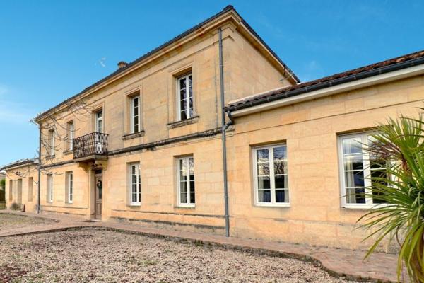 Maison de caractère avec salle de réception
