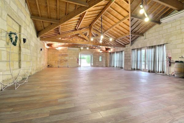 Maison de caractère avec salle de réception