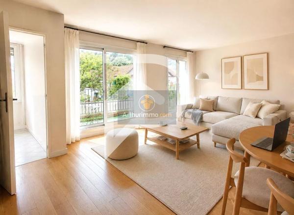 Vente                                                      Appartement
                        
                     5 pièces                      83 m2                     à Villennes-sur-Seine