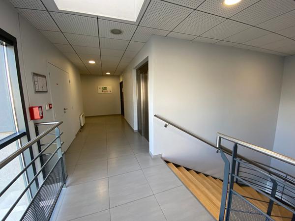 Location bureau Castelnau-le-Lez - 293 m² - 4 501 €/mois