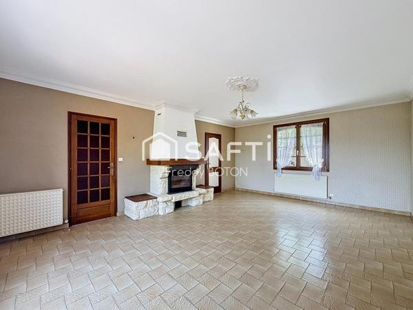 3 chambres + dépendances et terrain.