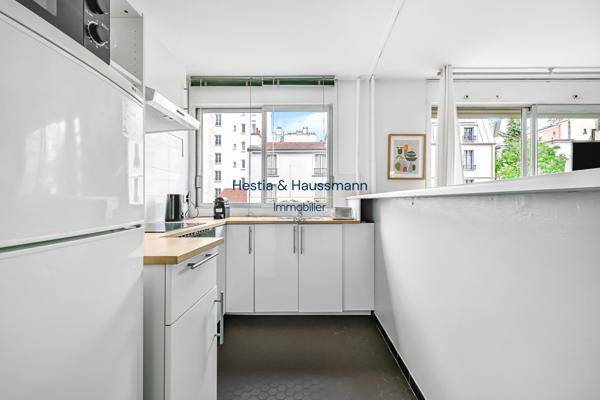 UN APPARTEMENT ENTIEREMENT REFAIT A NEUF - Meublé - 1 pièces - balcon - Ascenseur - très came.