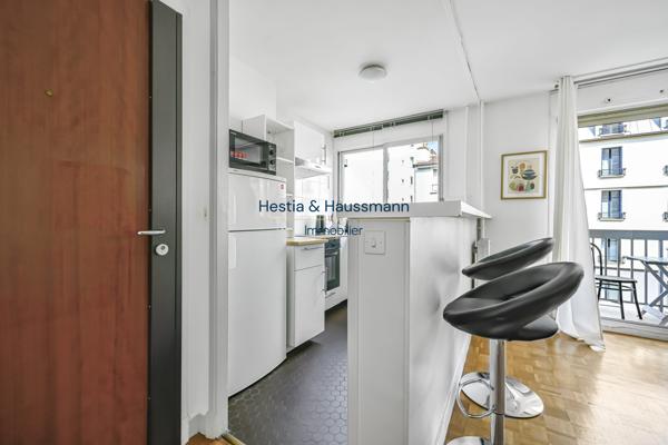 UN APPARTEMENT ENTIEREMENT REFAIT A NEUF - Meublé - 1 pièces - balcon - Ascenseur - très came.