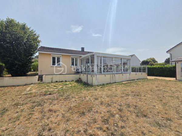 Magnifique Pavillon de plain pied de 105m² à Marzy

Dans le village très prisé de Marzy, situé proche de toutes les écoles, les commerces et les commodités, nous vous présentons ce magnifique pavillon de plain pied construit en 1980, d'une superficie habitable de 105m², comprenant 5 pièces dont salon séjour, cuisine indépendante aménagée et équipée, véranda, wc, salle de bain, 3 chambres, grande dépendance de garage de 31m² comprenant garage de 19m² et Atelier de 11m², second garage de 19m² , le tout sur un beau terrain d'environ 980m², arboré, entretenu et entièrement clos avec portail motorisé
Ce  pavillon propose une petite véranda d'accueil, donnant sur une entrée ainsi qu'un dégagement qui dessert toutes les pièces de la maison notamment un grand salon séjour de 29 m², pièce de vie lumineuse qui propose deux portes fenêtres.
L'entrée dessert une cuisine indépendante, aménagée et équipée de 8m², qui donne sur une belle véranda en alu de 21m² climatisée, véritable atout charme.
Le couloir propose un placard cellier pour le côté pratique, mais aussi une salle de bain et un wc indépendant. il dessert également 3 chambres de 9,5? 10 et 14m²

Tous les sols de cette maison sont en carrelage (Salon séjour, cuisine, salle de bain, wc, véranda) mais aussi en parquet (chambres), elle est composée d'un chauffage de type pompe à châleur Air / Air (climatisations réversibles) ou électrique, d'une isolation double vitrage PVC, ainsi que de volets roulants motorisés.
Ce pavillon dispose de combles parfaitement isolés.

Côté terrain, cette maison dispose d'un portail motorisé avec console d'accueil , d'une parcelle d'environ 980 m² de terrain sans vis à vis entièrement clôturée, arborée et très bien entretenue, d'une première dépendance de jardin proposant garage et atelier avec porte de garage motorisée, ainsi qu'un second garage qui fait office de dépendance de jardin,
Côté assainissement, ce pavillon dispose du tout à l'égout conforme.

Les plus de cette maison :
Sa proximité de toutes les commodités, des commerces et des écoles. La qualité générale du bien parfaitement entretenu avec des grands volumes de pièces dont son salon séjour, sa cuisine indépendante aménagée et équipée, sa belle véranda, ses 3 chambres, son mode de chauffage économique, sa dépendance avec garage et atelier, ses extérieurs, son terrain parfaitement entretenu, arboré et totalement clôturé.

Des photos supplémentaires sont disponibles sur BSK IMMOBILIER > Nos conseillers > Olivier FRESLON
Pour tout renseignement complémentaire ou pour une visite, contactez moi au 07.62.78.13.13.

Idéale pour un premier investissement, cette maison est un vrai coup de cœur, une opportunité à saisir!!!