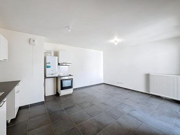 Lyon (69008) T2 de 45 m² très bien agencé, situé dans un immeuble entretenu récent de 2020, au calme et en retrait de la r