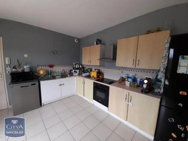 Maison à louer 7 pièces 169.9m² Saint-Cyr-sur-Loire (37540)
