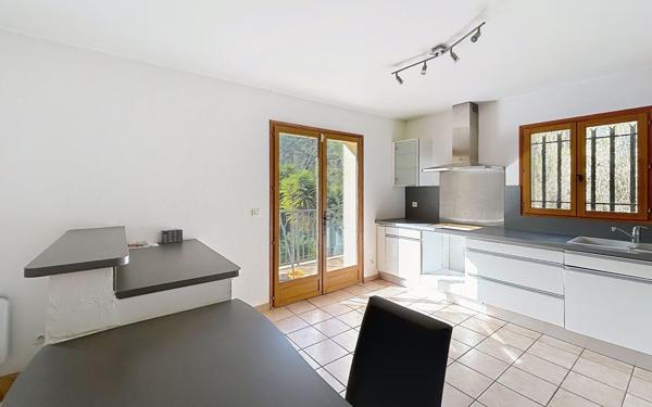Maison à vendre    4 pièces •  Saint-Paul-de-Vence