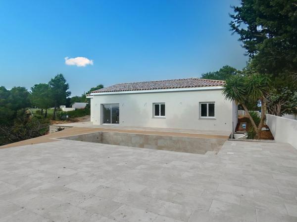 Ravissante villa plain pied de 110m² sur terrain de 600m² avec piscine maconnée 5x10