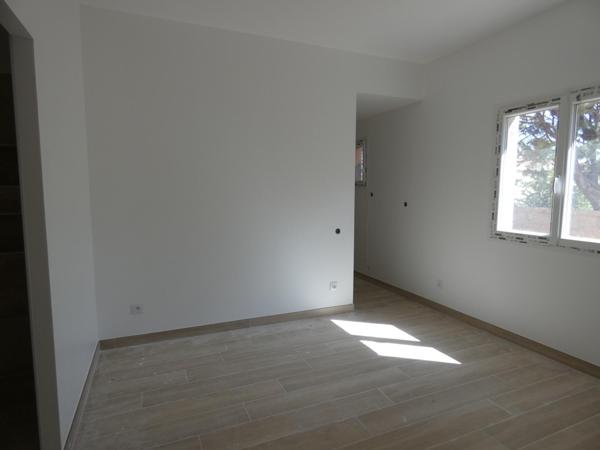 Ravissante villa plain pied de 110m² sur terrain de 600m² avec piscine maconnée 5x10