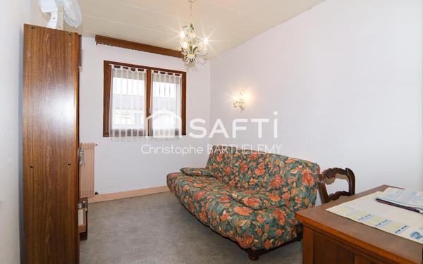 Maison de 77m2, 3 chambres, de plain-pied avec garage et véranda