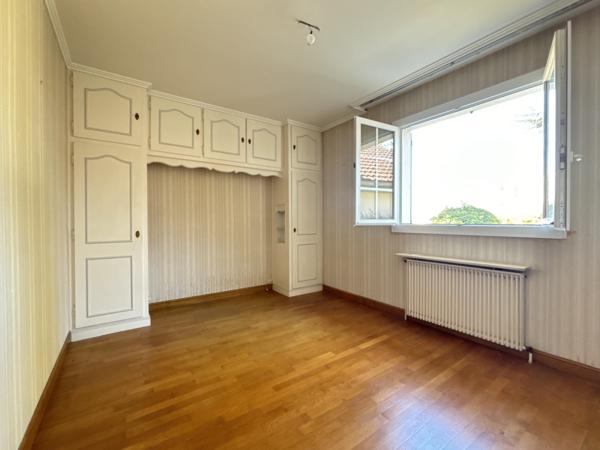 Maison
         7 pièces
        - 145 m² Bien prestige 420 000 € *
