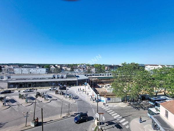 Bureaux à louer de 120,96 m² à Melun, secteur Gare