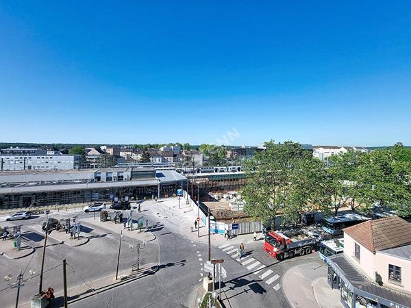Bureaux à louer de 120,96 m² à Melun, secteur Gare
