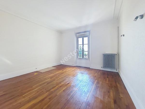 Bureaux à louer de 120,96 m² à Melun, secteur Gare