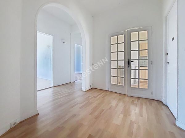 Bureaux à louer de 120,96 m² à Melun, secteur Gare