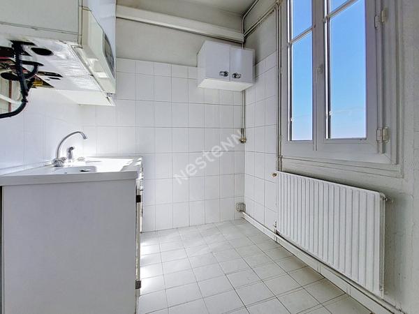 Bureaux à louer de 120,96 m² à Melun, secteur Gare