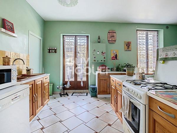 Maison 4 chambres - vivable de plain-pied - grande cave à Crepy En Valois à vendre