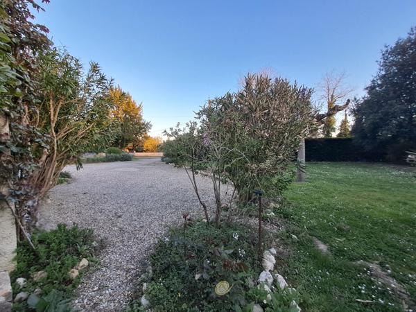 Maison familiale avec grand jardin, garage et cellier/atelier – Cadre paisible à la campagne